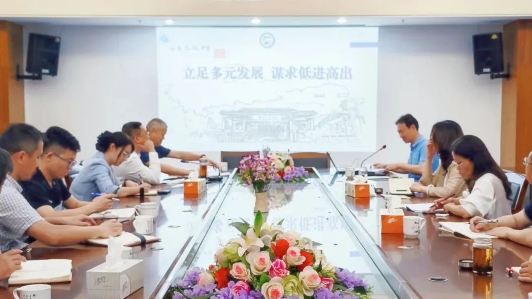 一“甪”播报||施平民教育 促低进高出——吴中区中学校长（徐正黄）名校长工作室第七次集中研修活动在甪直高级中学开展