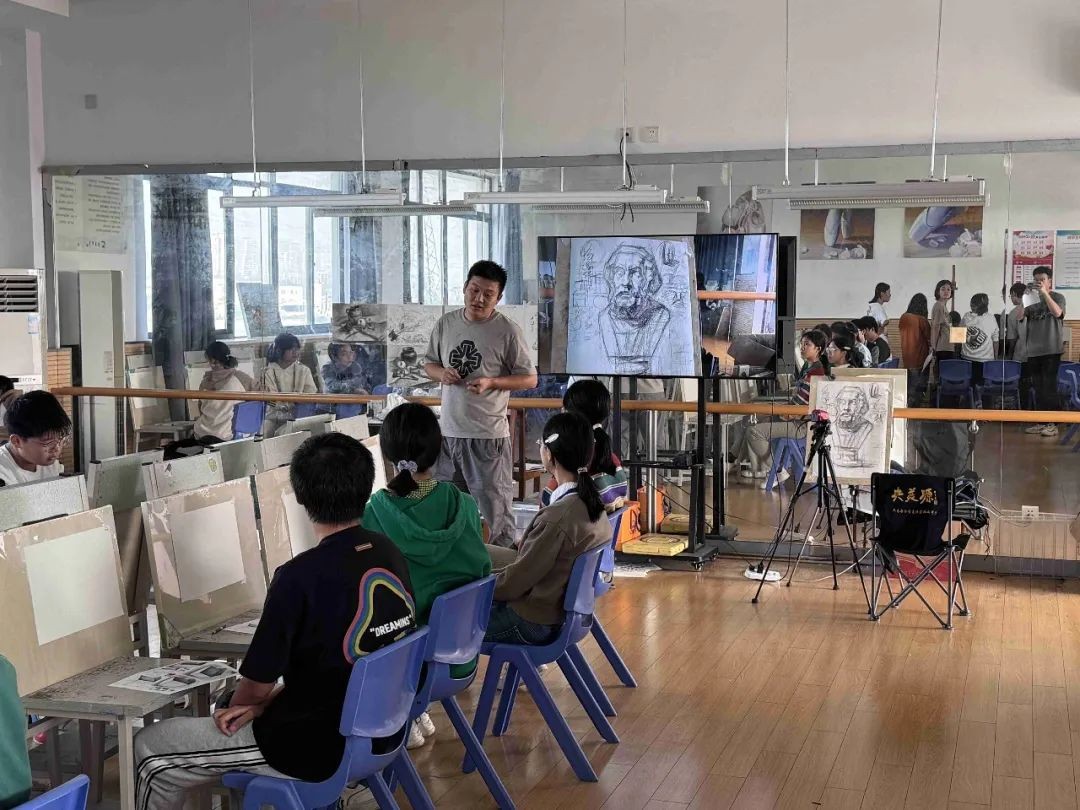 一“甪”播报‖“社”彩飞扬，“团”聚青春 ——记甪直高级中学高一年级社团活动