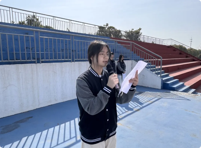 甪脊星芒——当青春遇见《红岩》