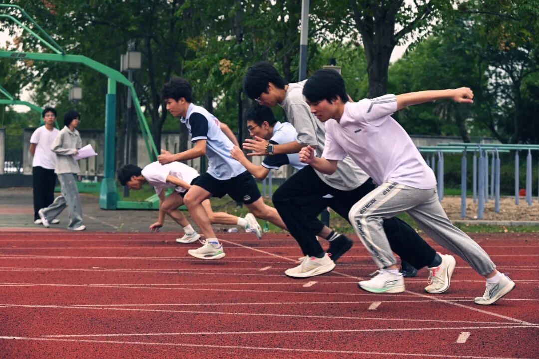 一“甪”播报|传承光荣使命 点燃运动激情——我校2025年阳光体育运动会掠影